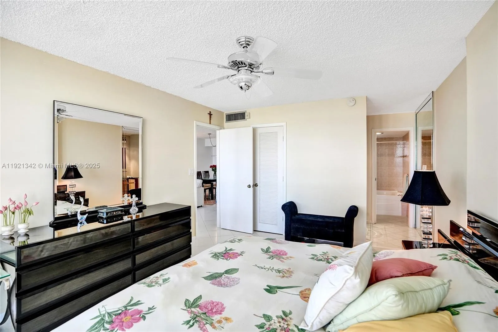 510 N Ocean Blvd 308, Pompano Beach, Florida 33062, Pompano Beach, Florida 33062, 2 Bedrooms Bedrooms, ,2 BathroomsBathrooms,Residential,For Sale,510 N Ocean Blvd 308, Pompano Beach, Florida 33062,A11921342