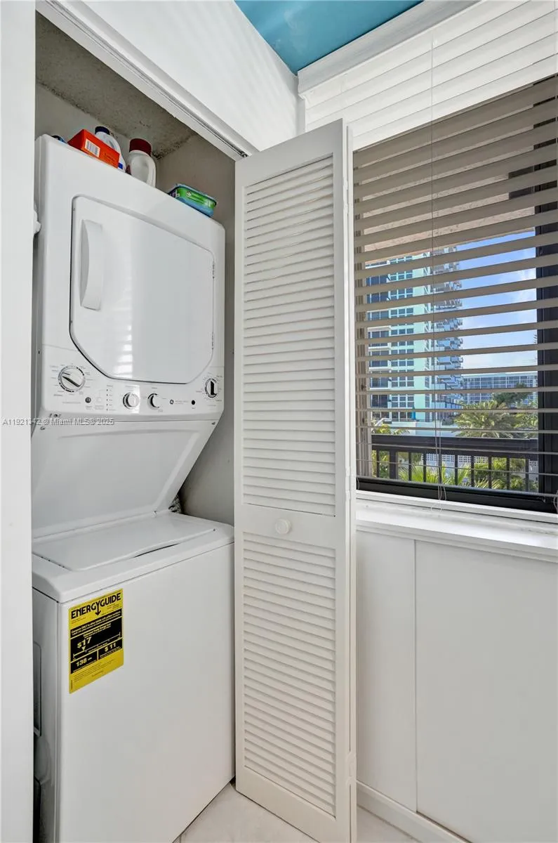 510 N Ocean Blvd 308, Pompano Beach, Florida 33062, Pompano Beach, Florida 33062, 2 Bedrooms Bedrooms, ,2 BathroomsBathrooms,Residential,For Sale,510 N Ocean Blvd 308, Pompano Beach, Florida 33062,A11921342
