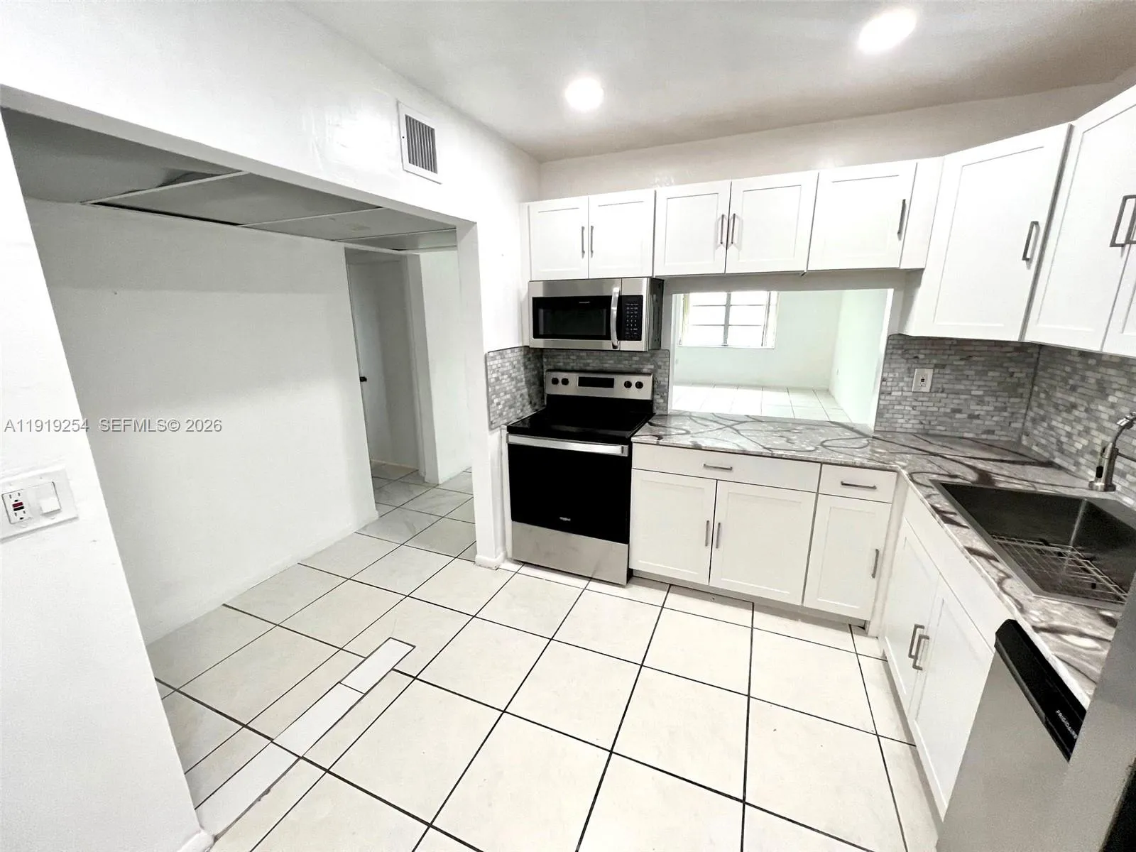 18900 Ne 3rd Ct 531, Miami, Florida 33179, Miami, Florida 33179, 1 Bedroom Bedrooms, ,1 BathroomBathrooms,Residential Lease,For Rent,18900 Ne 3rd Ct 531, Miami, Florida 33179,A11919254