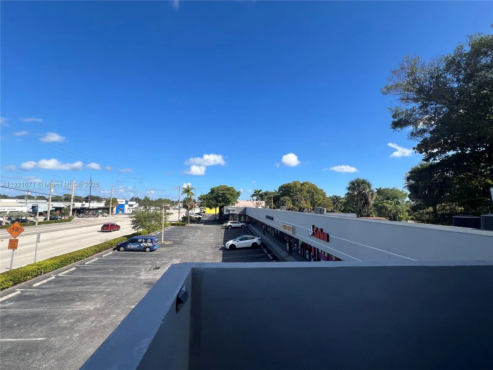 24 East Oakland Park Boulevard 24, Wilton Manors, Wilton Manors, Florida 33334, ,Commercial Lease,For Rent,24 East Oakland Park Boulevard 24, Wilton Manors, ,A11921071