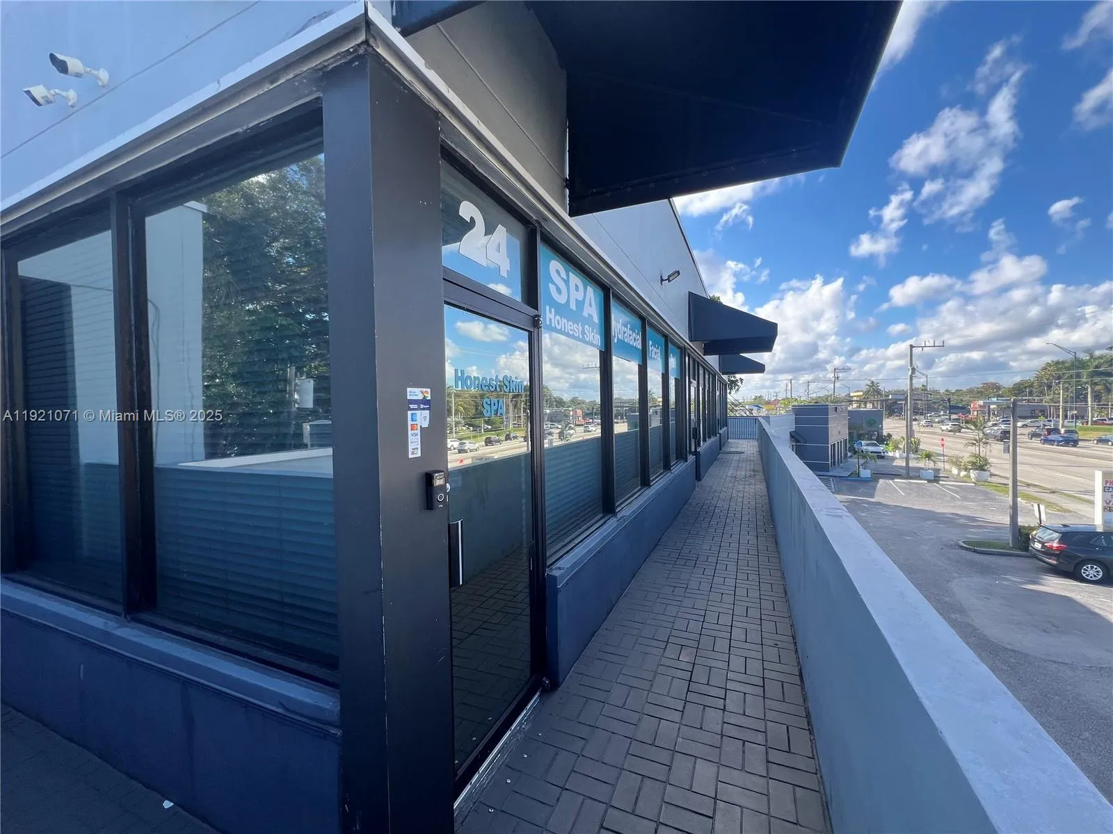 24 East Oakland Park Boulevard 24, Wilton Manors, Wilton Manors, Florida 33334, ,Commercial Lease,For Rent,24 East Oakland Park Boulevard 24, Wilton Manors, ,A11921071