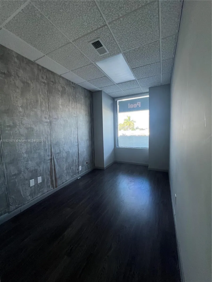 24 East Oakland Park Boulevard 24, Wilton Manors, Wilton Manors, Florida 33334, ,Commercial Lease,For Rent,24 East Oakland Park Boulevard 24, Wilton Manors, ,A11921071