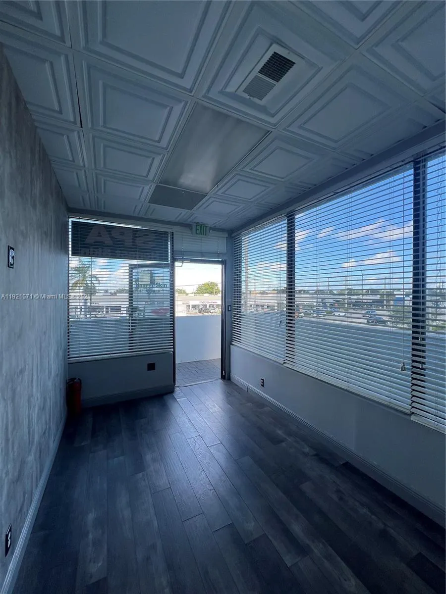 24 East Oakland Park Boulevard 24, Wilton Manors, Wilton Manors, Florida 33334, ,Commercial Lease,For Rent,24 East Oakland Park Boulevard 24, Wilton Manors, ,A11921071