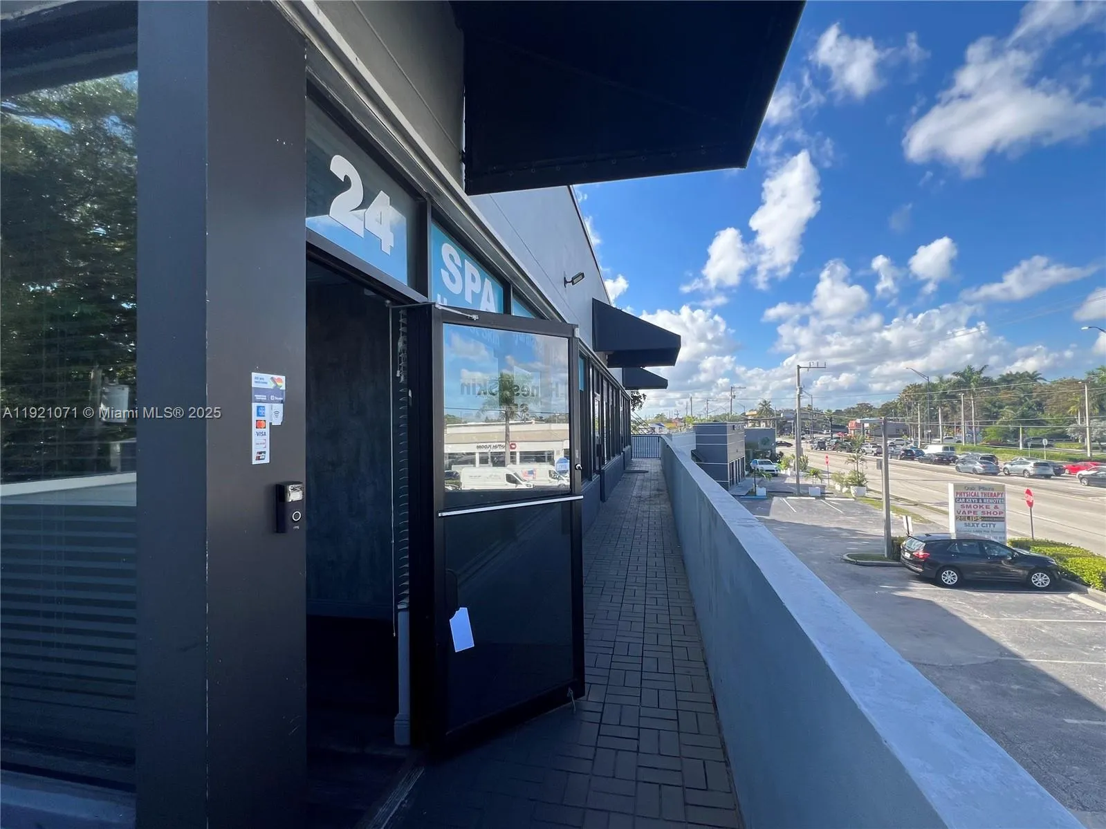 24 East Oakland Park Boulevard 24, Wilton Manors, Wilton Manors, Florida 33334, ,Commercial Lease,For Rent,24 East Oakland Park Boulevard 24, Wilton Manors, ,A11921071