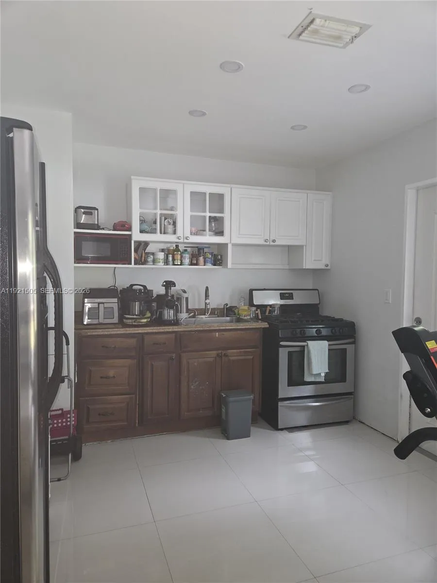 561 Nw 190th St, Miami Gardens, Florida 33169, Miami Gardens, Florida 33169, 3 Bedrooms Bedrooms, ,2 BathroomsBathrooms,Residential,For Sale,561 Nw 190th St, Miami Gardens, Florida 33169,A11921505