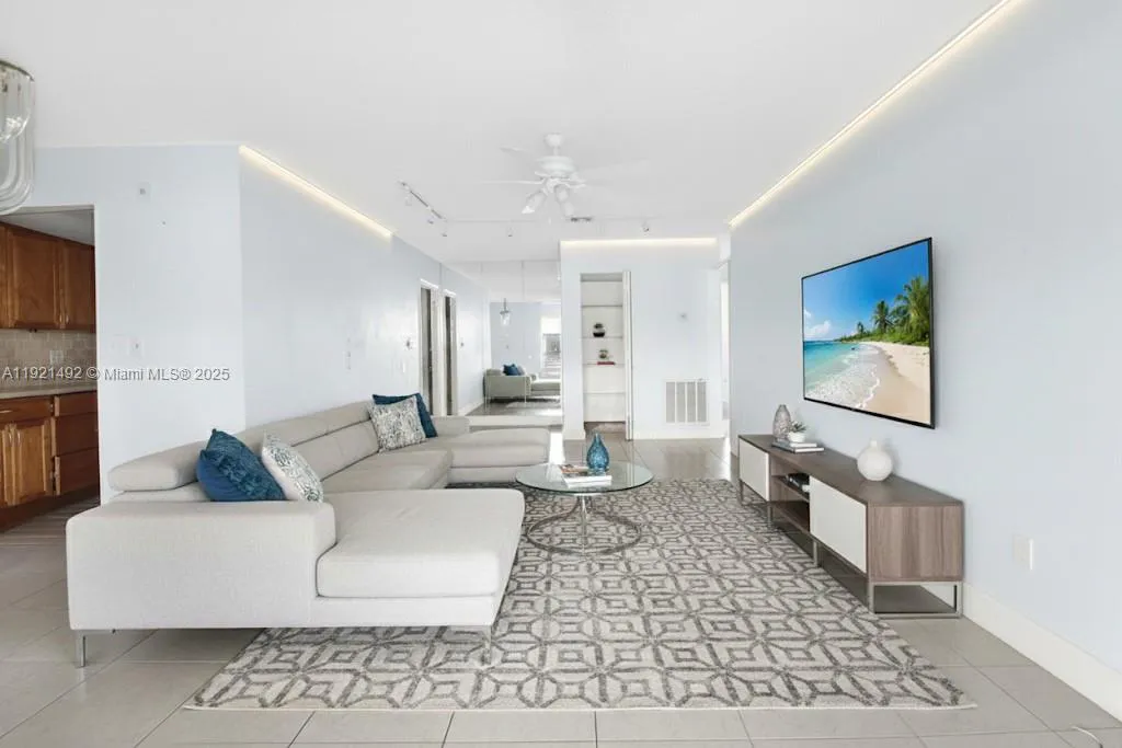 7332 Bay Hill Dr, Hialeah, Florida 33015, Hialeah, Florida 33015, 2 Bedrooms Bedrooms, ,2 BathroomsBathrooms,Residential,For Sale,7332 Bay Hill Dr, Hialeah, Florida 33015,A11921492