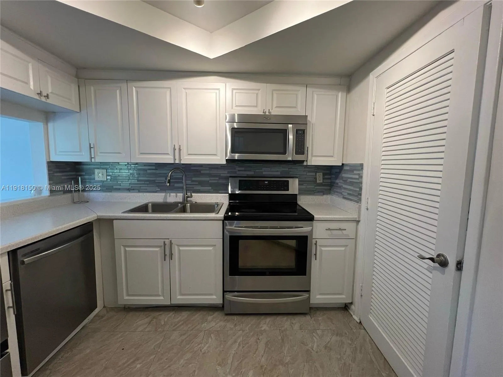721 Se 1st Way B18, Deerfield Beach, Florida 33441, Deerfield Beach, Florida 33441, 2 Bedrooms Bedrooms, ,1 BathroomBathrooms,Residential,For Sale,721 Se 1st Way B18, Deerfield Beach, Florida 33441,A11918150