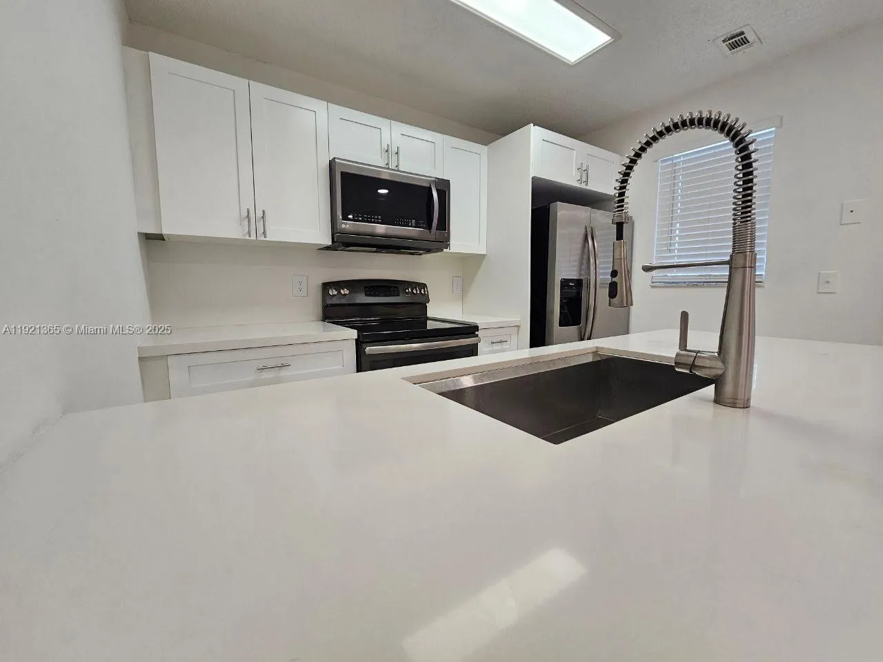 6580 W 27th Ct 58-21, Hialeah, Florida 33016, Hialeah, Florida 33016, 3 Bedrooms Bedrooms, ,2 BathroomsBathrooms,Residential Lease,For Rent,6580 W 27th Ct 58-21, Hialeah, Florida 33016,A11921365