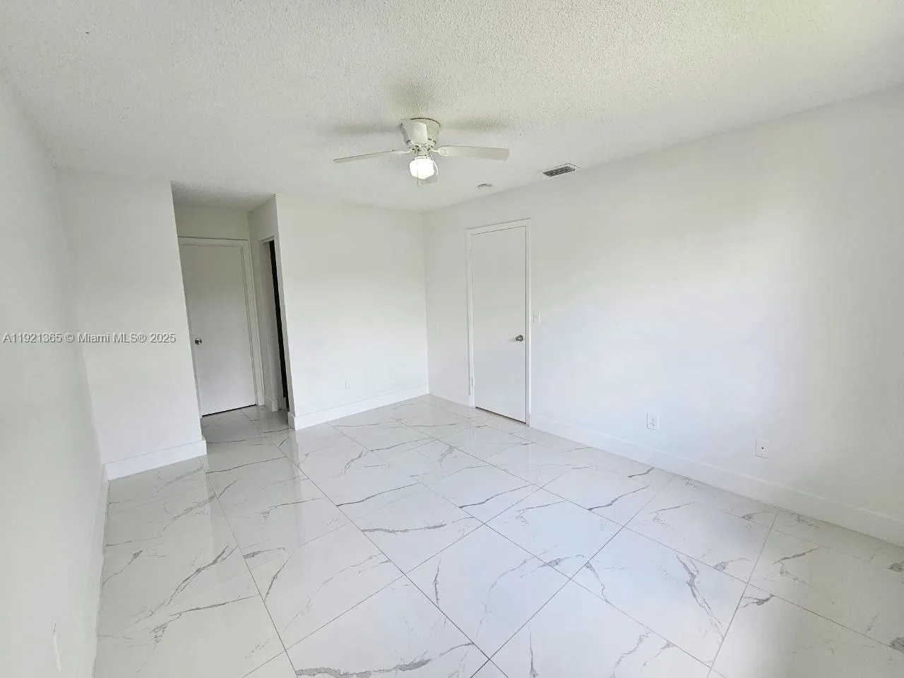 6580 W 27th Ct 58-21, Hialeah, Florida 33016, Hialeah, Florida 33016, 3 Bedrooms Bedrooms, ,2 BathroomsBathrooms,Residential Lease,For Rent,6580 W 27th Ct 58-21, Hialeah, Florida 33016,A11921365