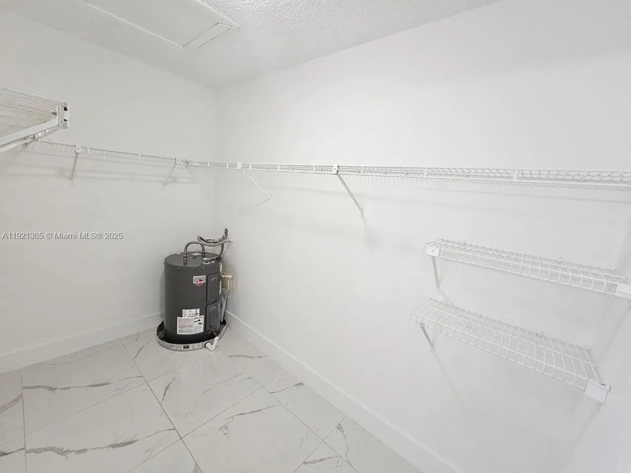 6580 W 27th Ct 58-21, Hialeah, Florida 33016, Hialeah, Florida 33016, 3 Bedrooms Bedrooms, ,2 BathroomsBathrooms,Residential Lease,For Rent,6580 W 27th Ct 58-21, Hialeah, Florida 33016,A11921365