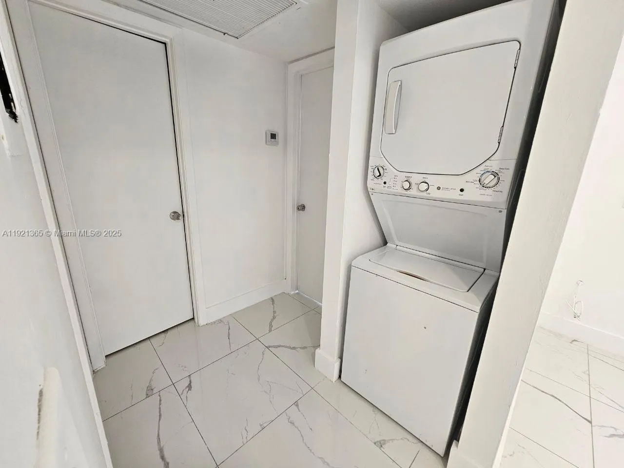 6580 W 27th Ct 58-21, Hialeah, Florida 33016, Hialeah, Florida 33016, 3 Bedrooms Bedrooms, ,2 BathroomsBathrooms,Residential Lease,For Rent,6580 W 27th Ct 58-21, Hialeah, Florida 33016,A11921365