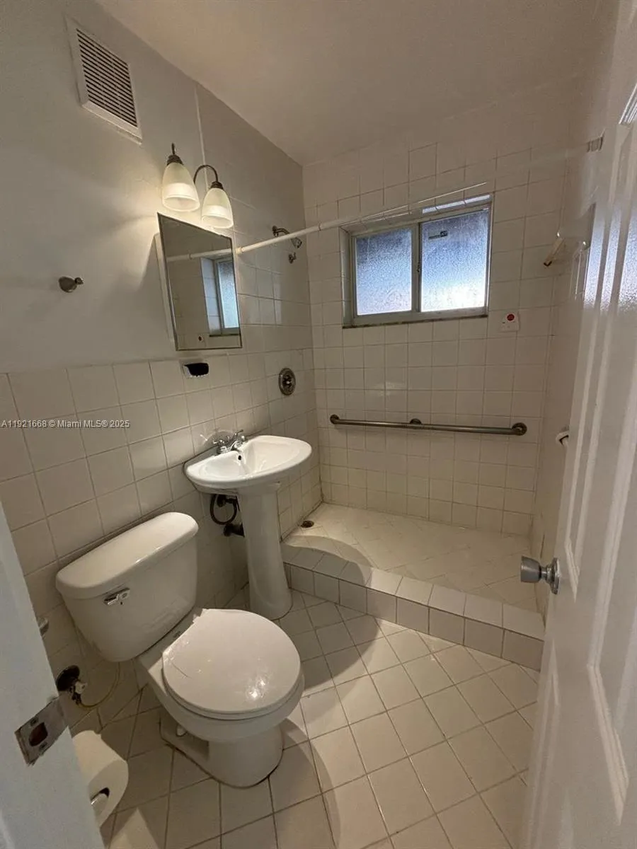 2359 Nw 32nd St, Miami, Florida 33142, Miami, Florida 33142, ,Residential Income,For Sale,2359 Nw 32nd St, Miami, Florida 33142,A11921668