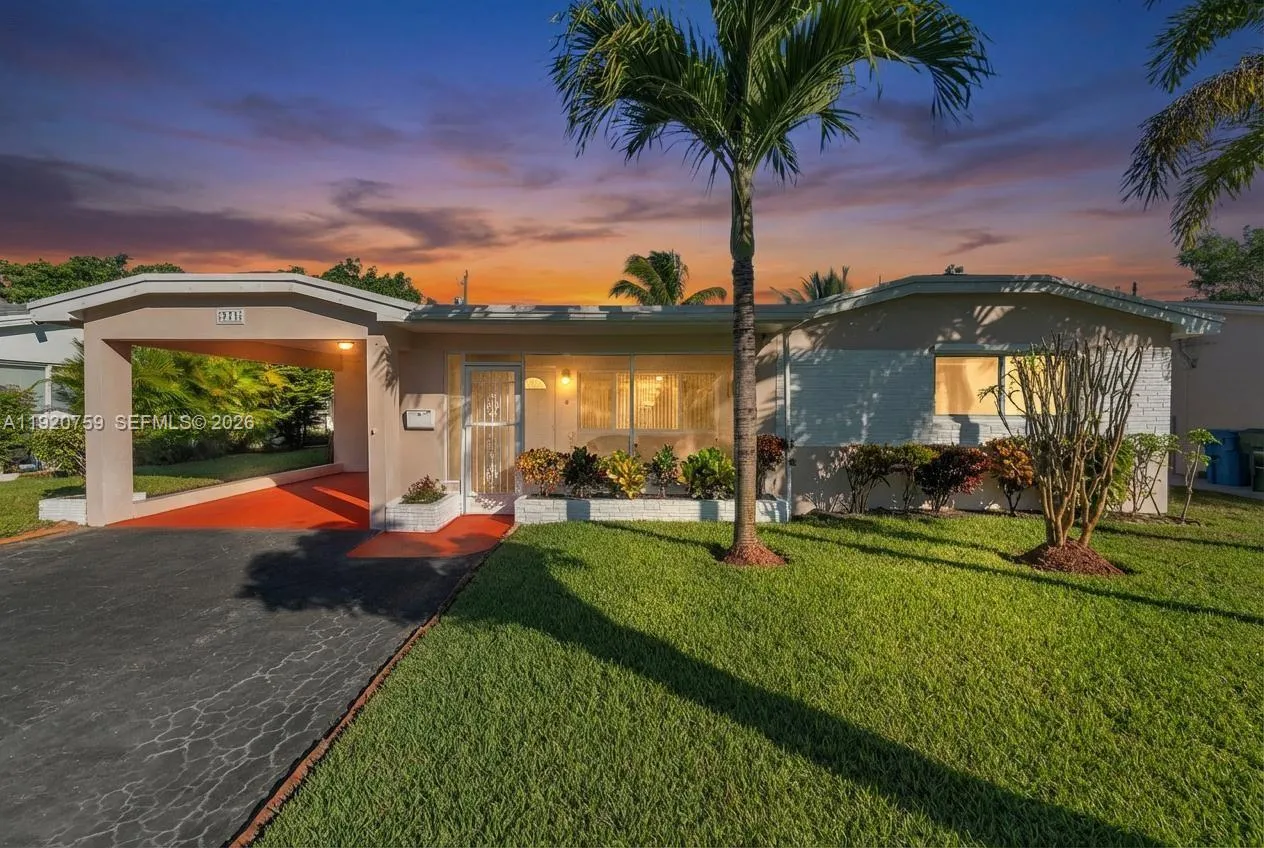 371 Ne 42nd Ct, Oakland Park, Florida 33334, Oakland Park, Florida 33334, 2 Bedrooms Bedrooms, ,2 BathroomsBathrooms,Residential,For Sale,371 Ne 42nd Ct, Oakland Park, Florida 33334,A11920759