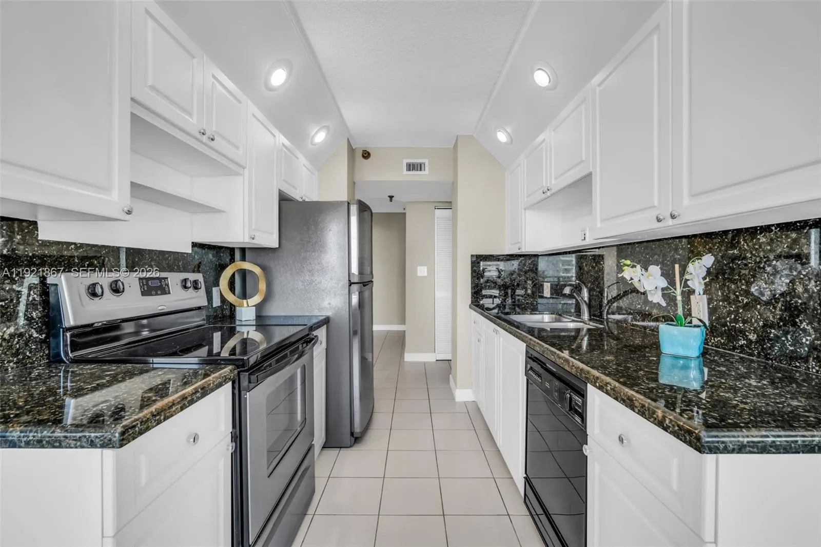 1500 N Ocean Blvd 502, Pompano Beach, Florida 3306, Pompano Beach, Florida 33062, 2 Bedrooms Bedrooms, ,2 BathroomsBathrooms,Residential,For Sale,1500 N Ocean Blvd 502, Pompano Beach, Florida 3306,A11921867