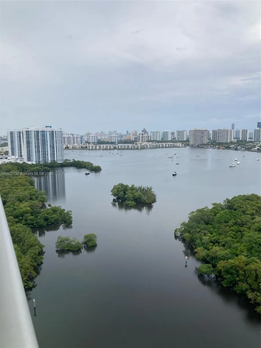 16385 Biscayne Blvd 2418, North Miami Beach, Flori, North Miami Beach, Florida 33160, 2 Bedrooms Bedrooms, ,2 BathroomsBathrooms,Residential Lease,For Rent,16385 Biscayne Blvd 2418, North Miami Beach, Flori,A11922136