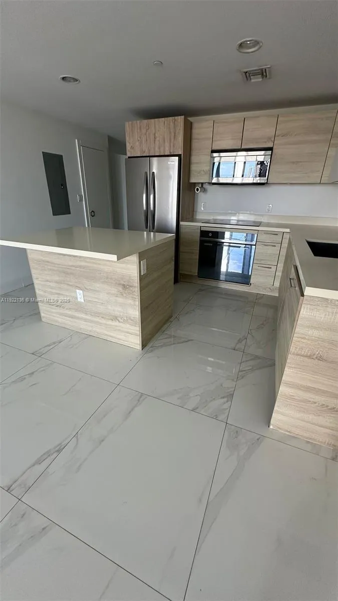 16385 Biscayne Blvd 2418, North Miami Beach, Flori, North Miami Beach, Florida 33160, 2 Bedrooms Bedrooms, ,2 BathroomsBathrooms,Residential Lease,For Rent,16385 Biscayne Blvd 2418, North Miami Beach, Flori,A11922136