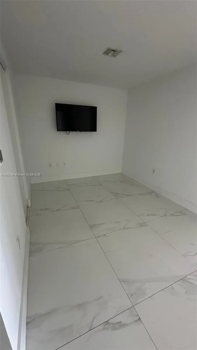 16385 Biscayne Blvd 2418, North Miami Beach, Flori, North Miami Beach, Florida 33160, 2 Bedrooms Bedrooms, ,2 BathroomsBathrooms,Residential Lease,For Rent,16385 Biscayne Blvd 2418, North Miami Beach, Flori,A11922136