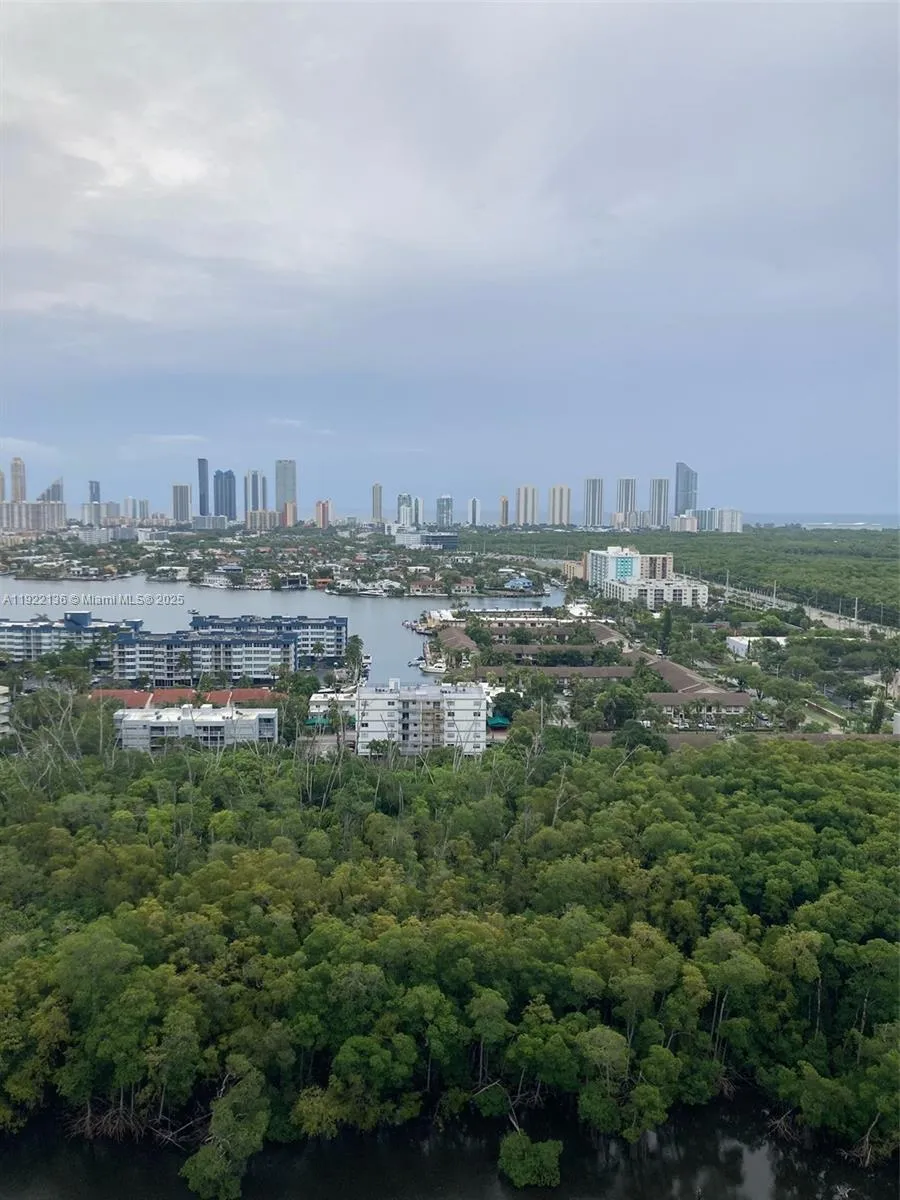 16385 Biscayne Blvd 2418, North Miami Beach, Flori, North Miami Beach, Florida 33160, 2 Bedrooms Bedrooms, ,2 BathroomsBathrooms,Residential Lease,For Rent,16385 Biscayne Blvd 2418, North Miami Beach, Flori,A11922136