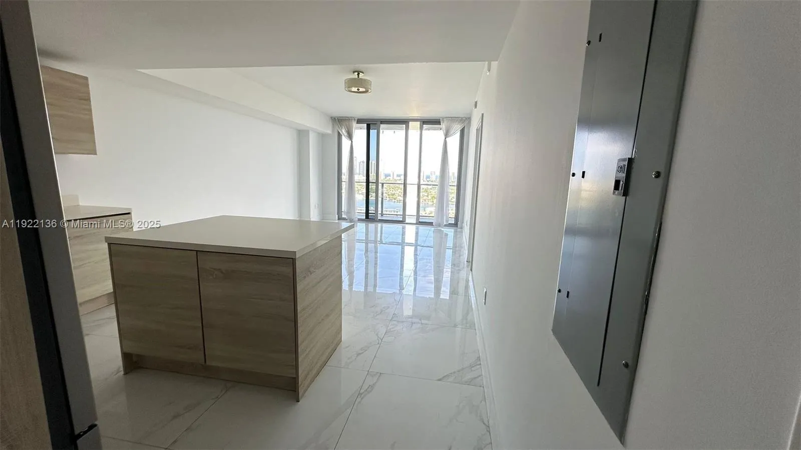 16385 Biscayne Blvd 2418, North Miami Beach, Flori, North Miami Beach, Florida 33160, 2 Bedrooms Bedrooms, ,2 BathroomsBathrooms,Residential Lease,For Rent,16385 Biscayne Blvd 2418, North Miami Beach, Flori,A11922136