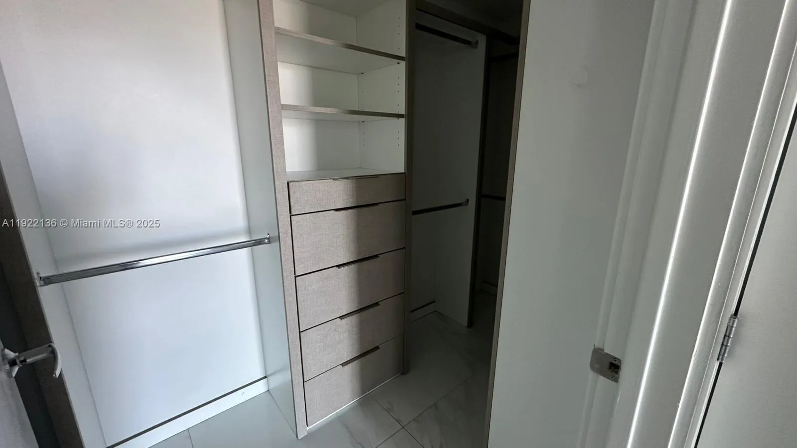 16385 Biscayne Blvd 2418, North Miami Beach, Flori, North Miami Beach, Florida 33160, 2 Bedrooms Bedrooms, ,2 BathroomsBathrooms,Residential Lease,For Rent,16385 Biscayne Blvd 2418, North Miami Beach, Flori,A11922136