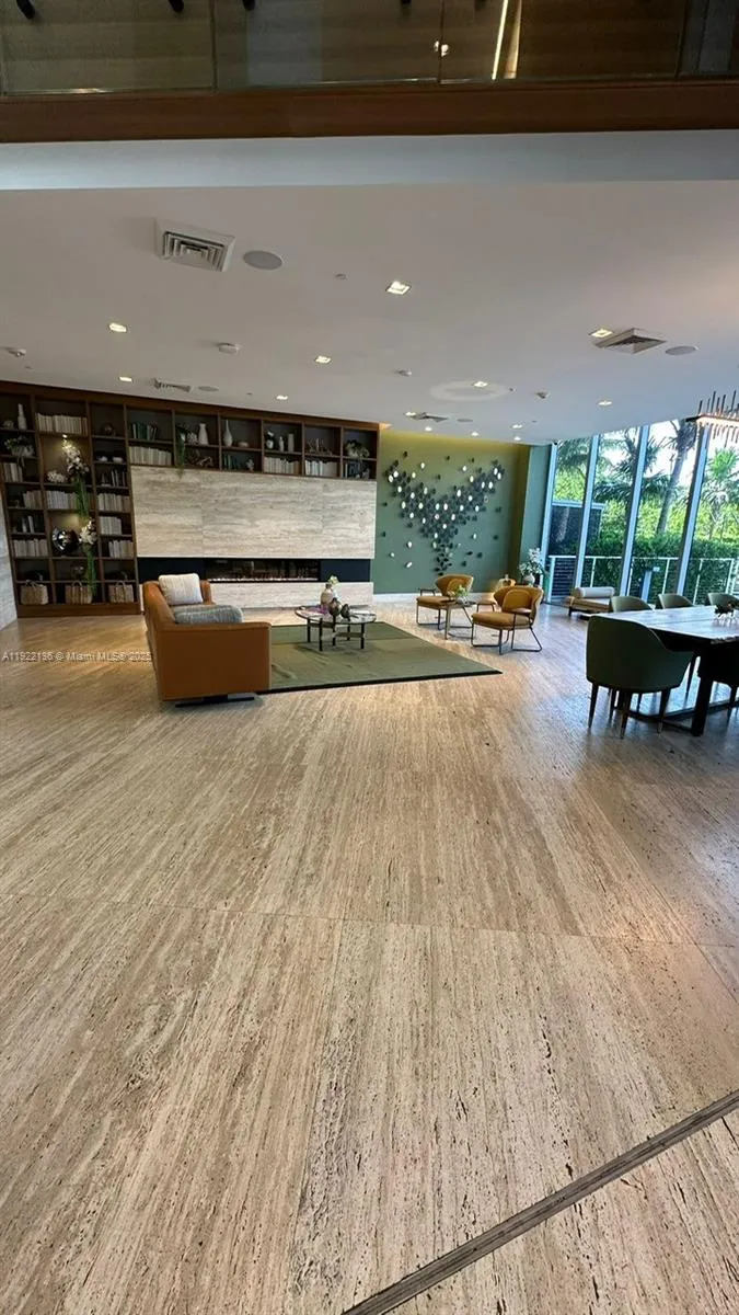 16385 Biscayne Blvd 2418, North Miami Beach, Flori, North Miami Beach, Florida 33160, 2 Bedrooms Bedrooms, ,2 BathroomsBathrooms,Residential Lease,For Rent,16385 Biscayne Blvd 2418, North Miami Beach, Flori,A11922136