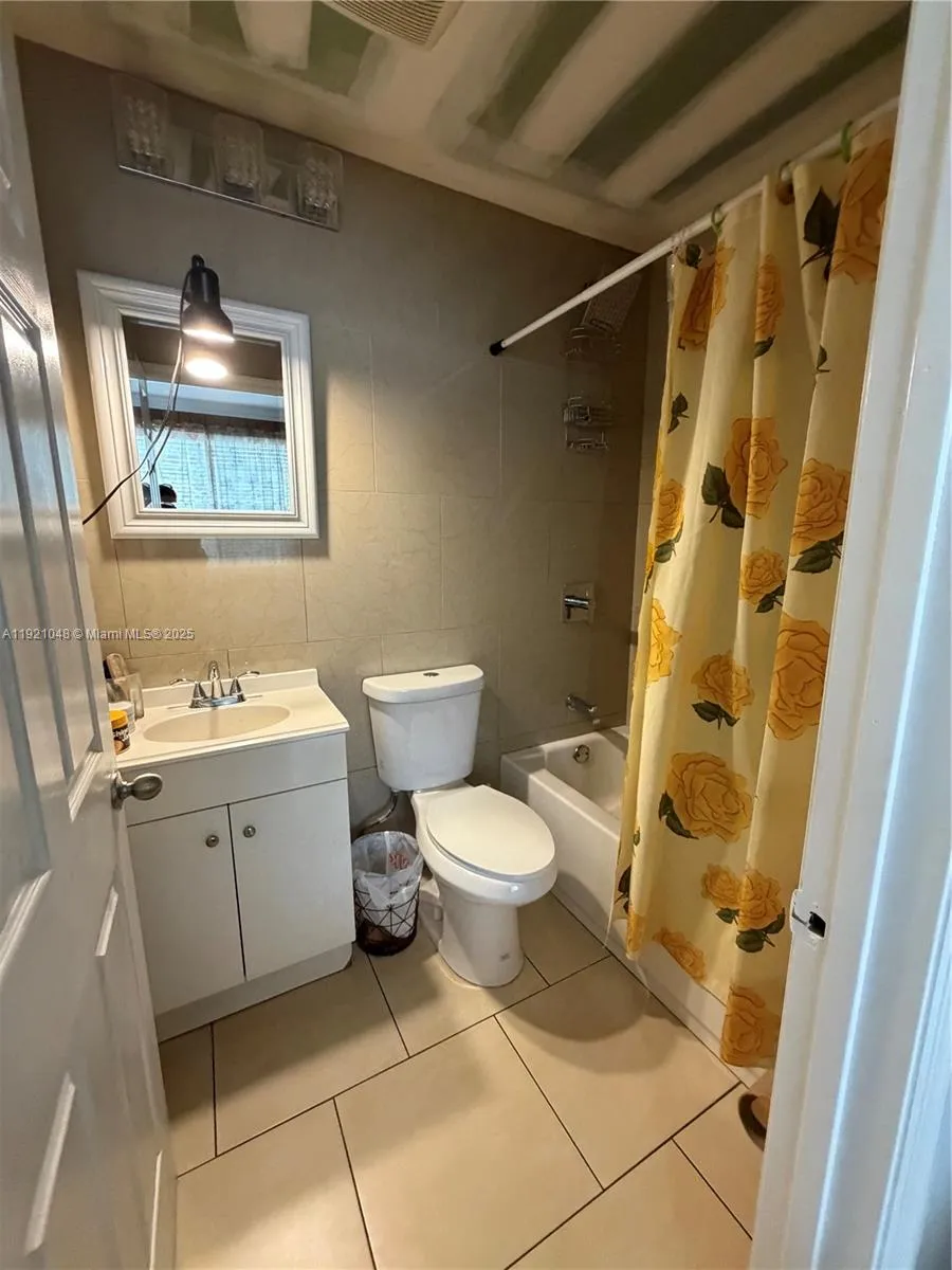 Miami, Florida 33130, Miami, Florida 33130, ,Residential Income,For Sale, Miami, Florida 33130,A11921048