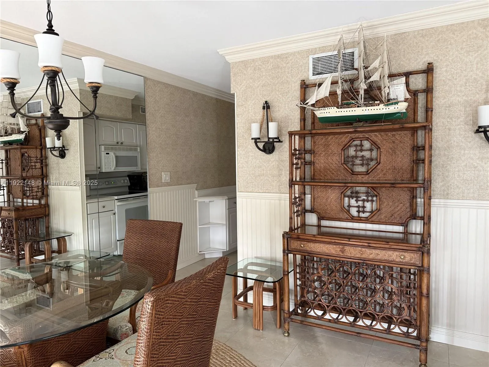 1775 Harbourview Dr 5, Fort Lauderdale, Florida 33, Fort Lauderdale, Florida 33316, 1 Bedroom Bedrooms, ,1 BathroomBathrooms,Residential Lease,For Rent,1775 Harbourview Dr 5, Fort Lauderdale, Florida 33,A11922148