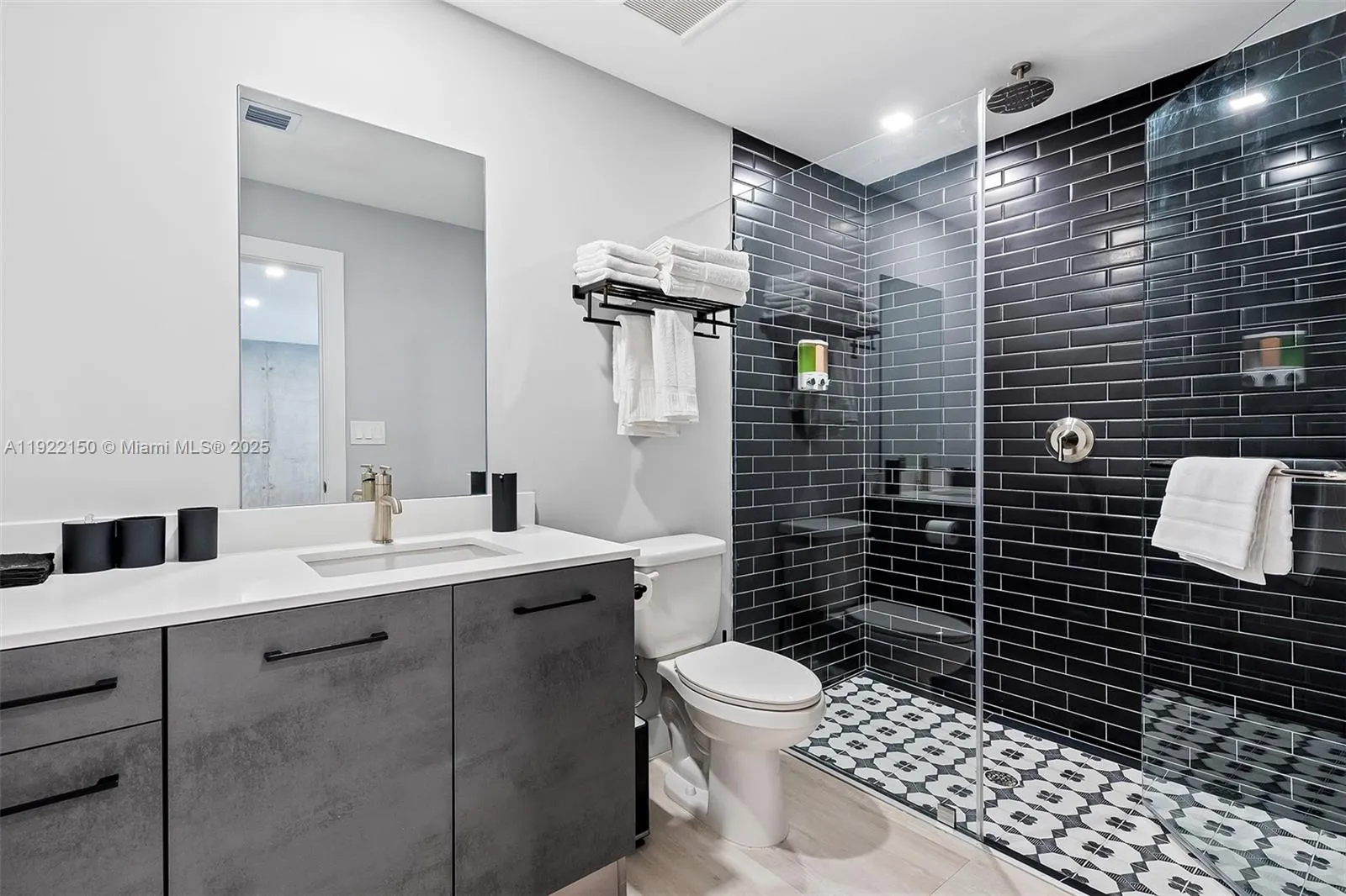 637 Ne 4th Ave, Fort Lauderdale, Florida 33304, Fort Lauderdale, Florida 33304, ,Commercial Sale,For Sale,637 Ne 4th Ave, Fort Lauderdale, Florida 33304,A11922150