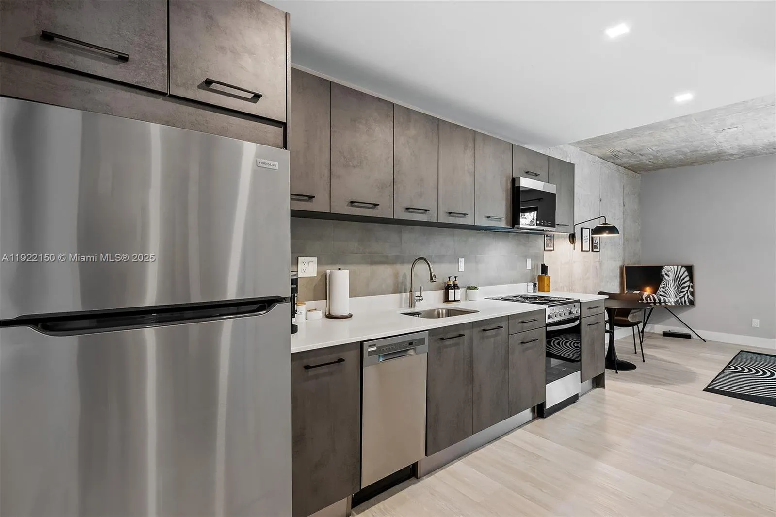 637 Ne 4th Ave, Fort Lauderdale, Florida 33304, Fort Lauderdale, Florida 33304, ,Commercial Sale,For Sale,637 Ne 4th Ave, Fort Lauderdale, Florida 33304,A11922150