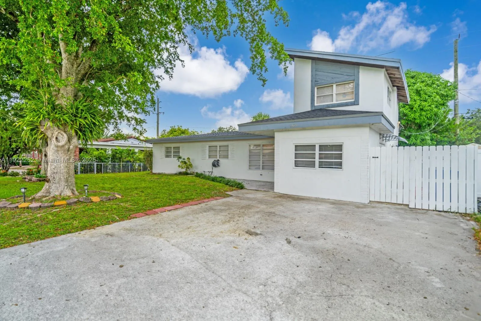 1165 Sw 4th Ter, Pompano Beach, Florida 33060, Pompano Beach, Florida 33060, 4 Bedrooms Bedrooms, ,3 BathroomsBathrooms,Residential,For Sale,1165 Sw 4th Ter, Pompano Beach, Florida 33060,A11922252