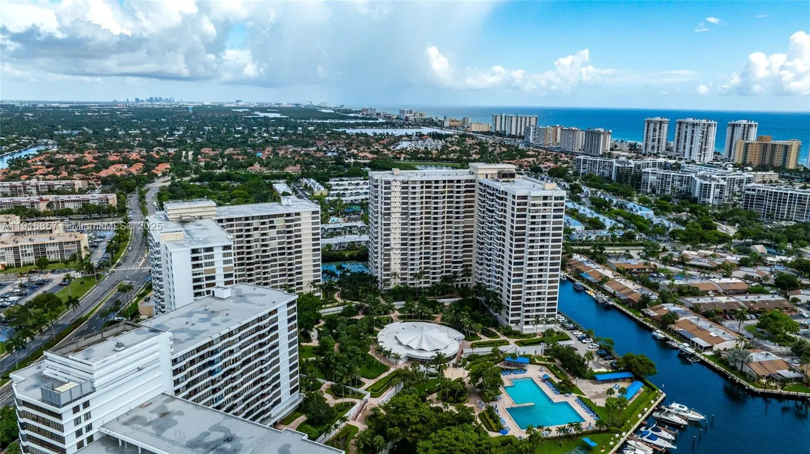 2500 Parkview Dr 517, Hallandale Beach, Florida 33, Hallandale Beach, Florida 33009, 2 Bedrooms Bedrooms, ,2 BathroomsBathrooms,Residential,For Sale,2500 Parkview Dr 517, Hallandale Beach, Florida 33,A11916857
