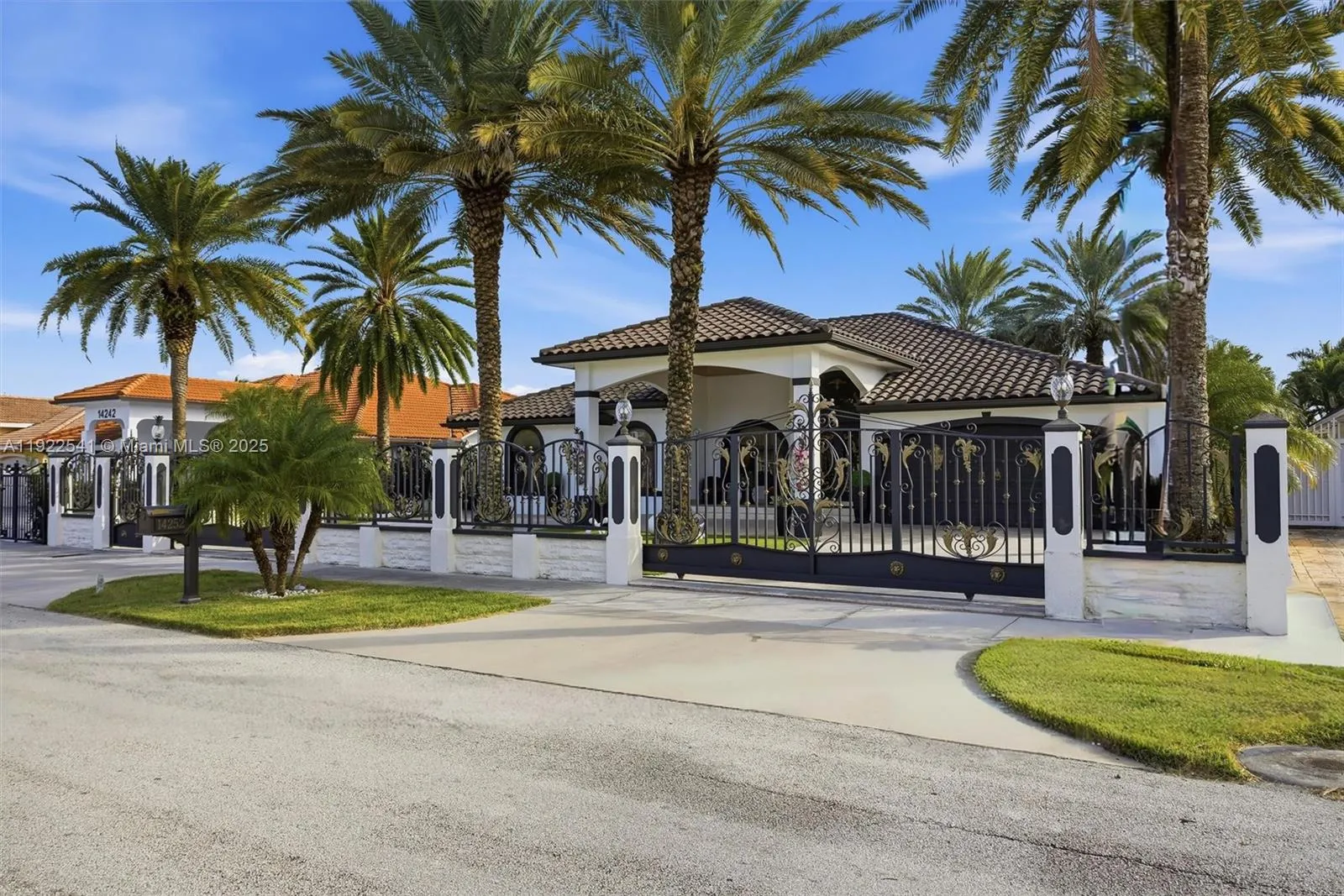 14252 Sw 30th St, Miami, Florida 33175, Miami, Florida 33175, 4 Bedrooms Bedrooms, ,2 BathroomsBathrooms,Residential,For Sale,14252 Sw 30th St, Miami, Florida 33175,A11922541