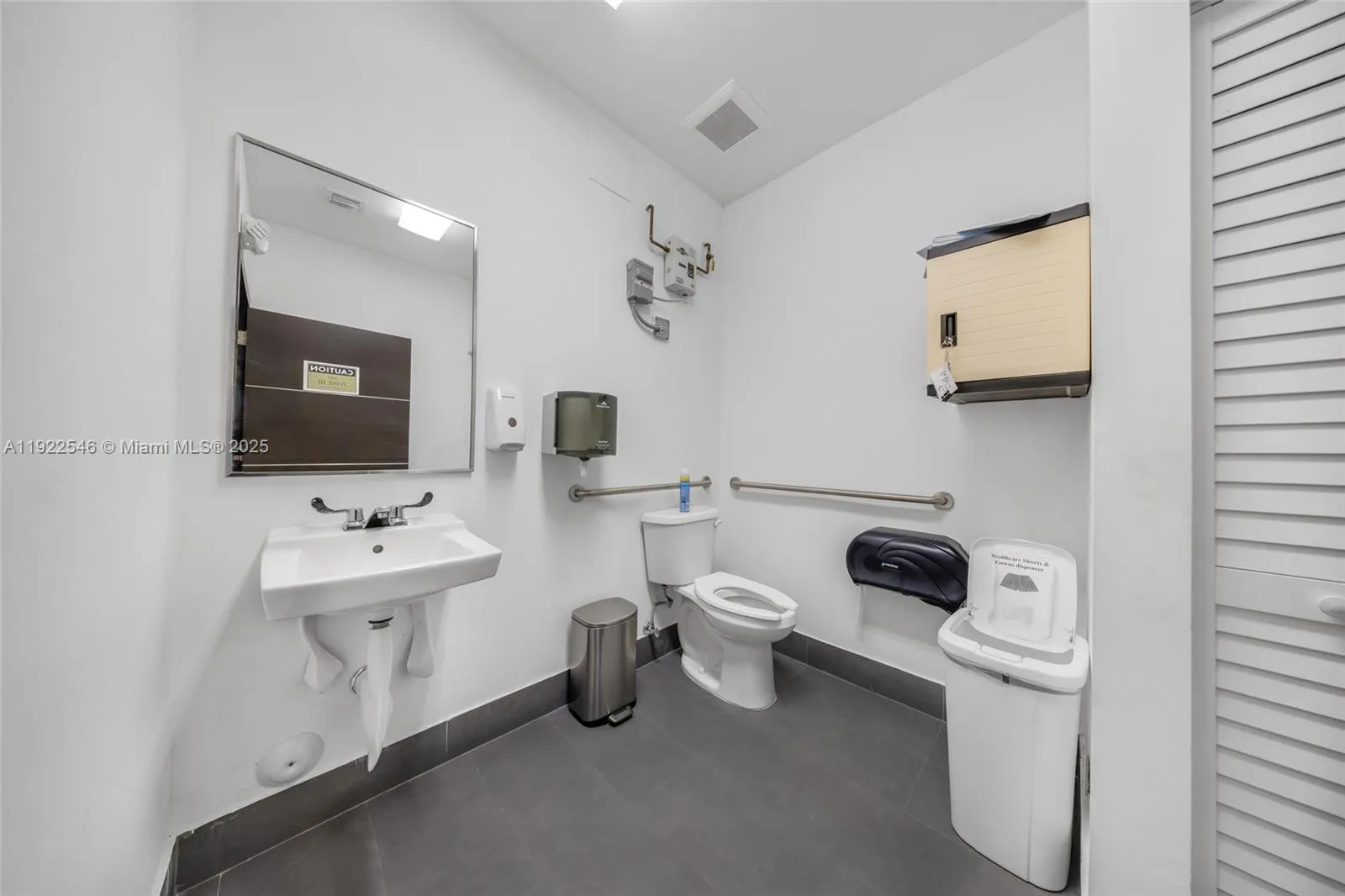 99 W 49th St, Hialeah, Florida 33012, Hialeah, Florida 33012, ,Commercial Lease,For Rent,99 W 49th St, Hialeah, Florida 33012,A11922546