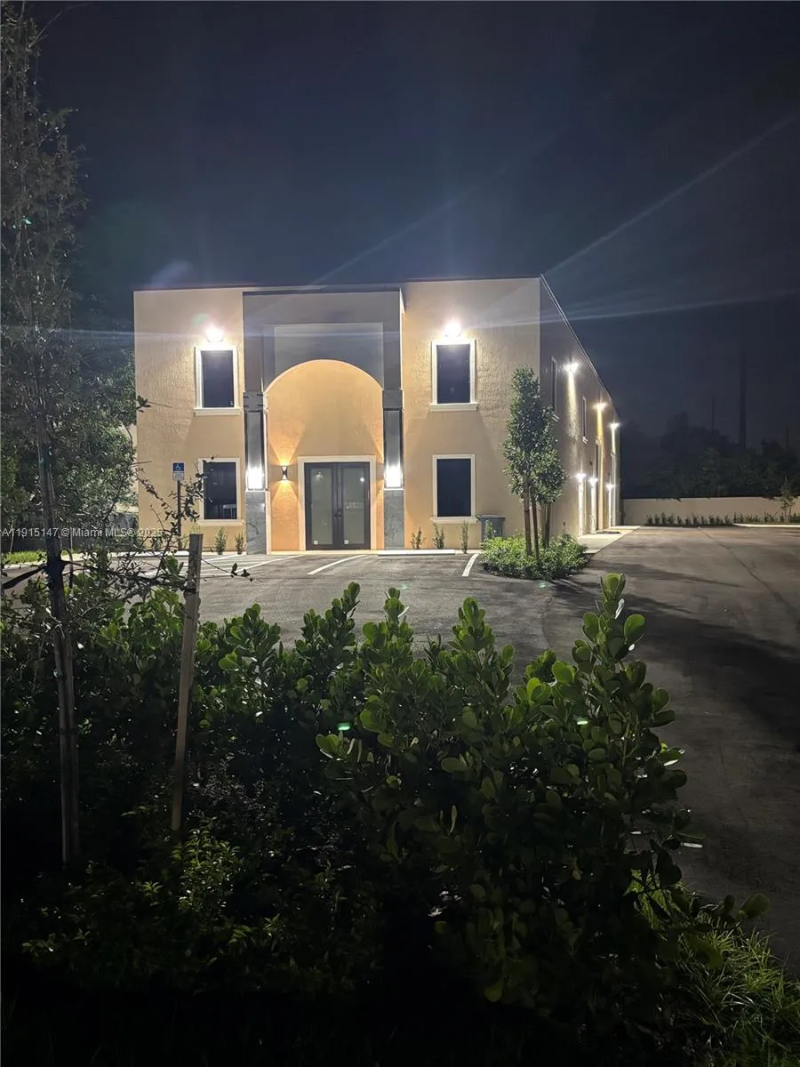 684 Sw 7th Ter, Dania Beach, Florida 33004, Dania Beach, Florida 33004, ,Commercial Lease,For Rent,684 Sw 7th Ter, Dania Beach, Florida 33004,A11915147