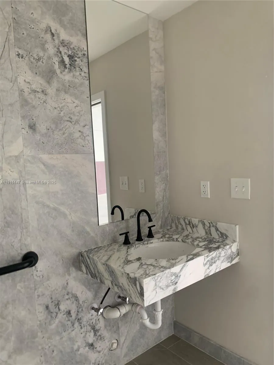 684 Sw 7th Ter, Dania Beach, Florida 33004, Dania Beach, Florida 33004, ,Commercial Lease,For Rent,684 Sw 7th Ter, Dania Beach, Florida 33004,A11915147