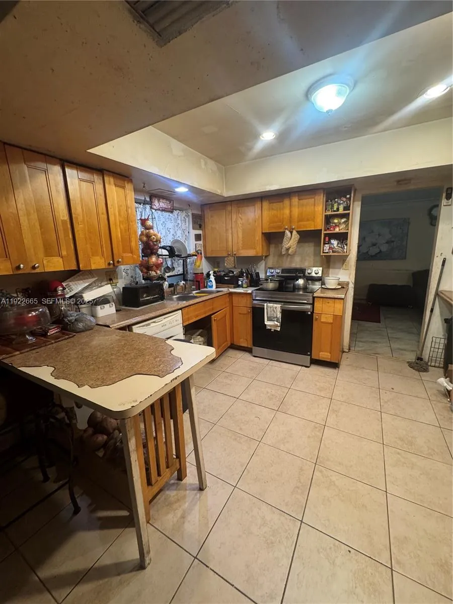 2231 Nw 43rd Ter, Lauderhill, Florida 33313, Lauderhill, Florida 33313, 3 Bedrooms Bedrooms, ,2 BathroomsBathrooms,Residential,For Sale,2231 Nw 43rd Ter, Lauderhill, Florida 33313,A11922665