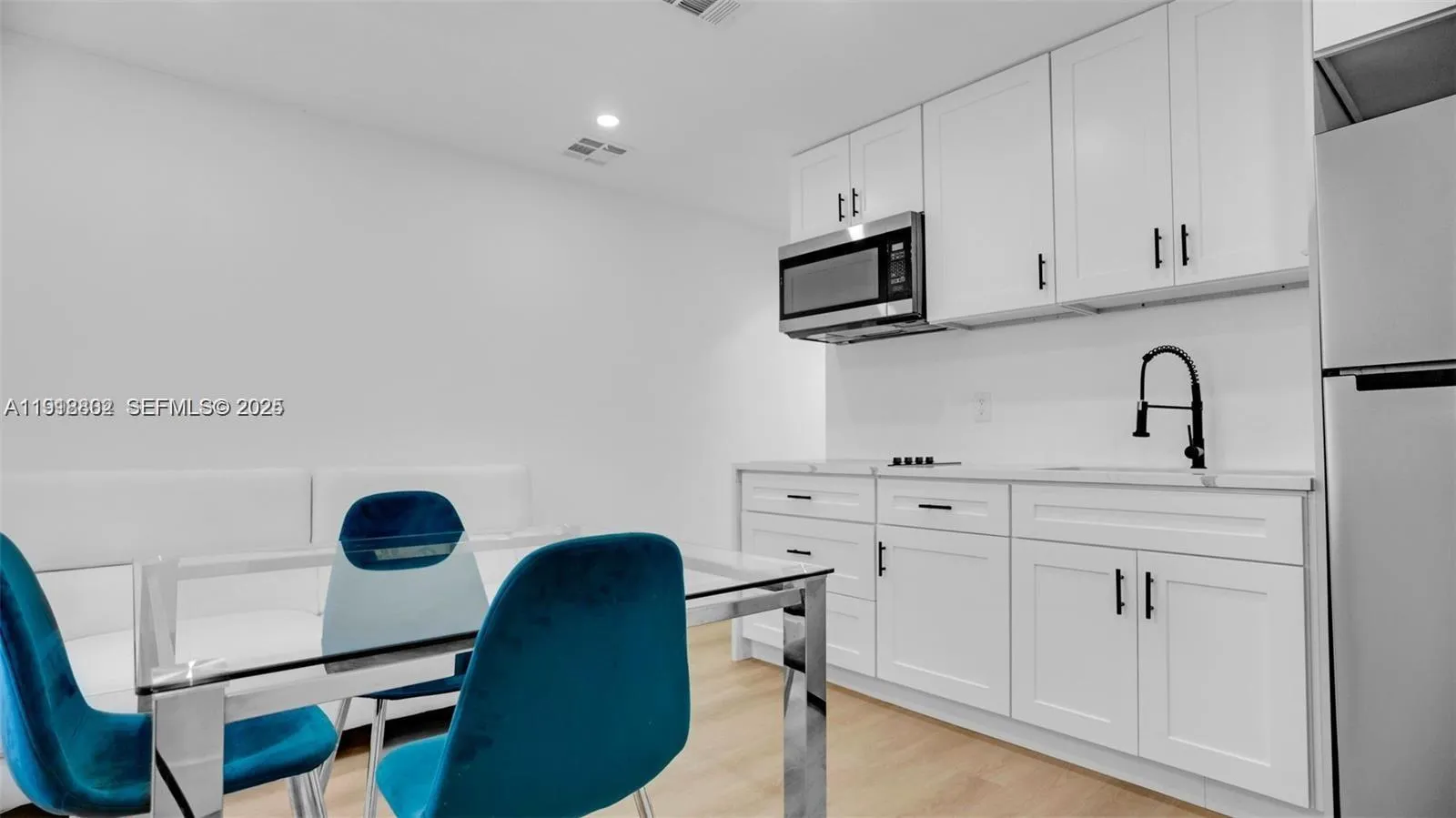 32 Sw 9th St 3, Hallandale Beach, Florida 33009, Hallandale Beach, Florida 33009, 1 Bedroom Bedrooms, ,1 BathroomBathrooms,Residential Lease,For Rent,32 Sw 9th St 3, Hallandale Beach, Florida 33009,A11918802 32 Sw 9th St 3, Hallandale Beach, Florida 33009, Hallandale Beach, Florida 33009, 1 Bedroom Bedrooms, ,1 BathroomBathrooms,Residential Lease,For Rent,32 Sw 9th St 3, Hallandale Beach, Florida 33009,A11918802