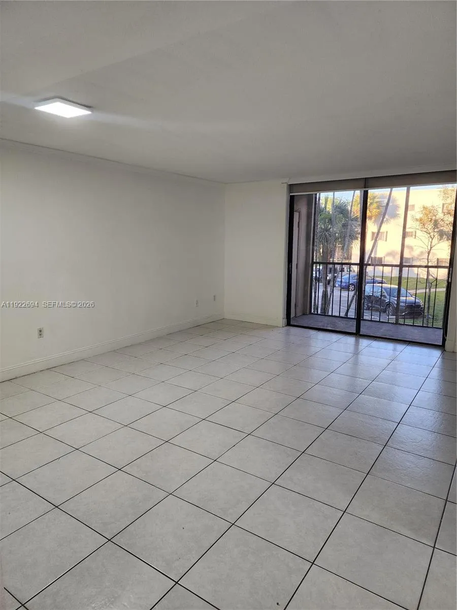 8075 Sw 107th Ave 215, Miami, Florida 33173, Miami, Florida 33173, 2 Bedrooms Bedrooms, ,2 BathroomsBathrooms,Residential Lease,For Rent,8075 Sw 107th Ave 215, Miami, Florida 33173,A11922694