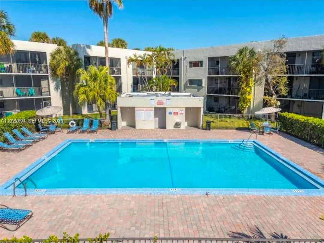 8075 Sw 107th Ave 215, Miami, Florida 33173, Miami, Florida 33173, 2 Bedrooms Bedrooms, ,2 BathroomsBathrooms,Residential Lease,For Rent,8075 Sw 107th Ave 215, Miami, Florida 33173,A11922694