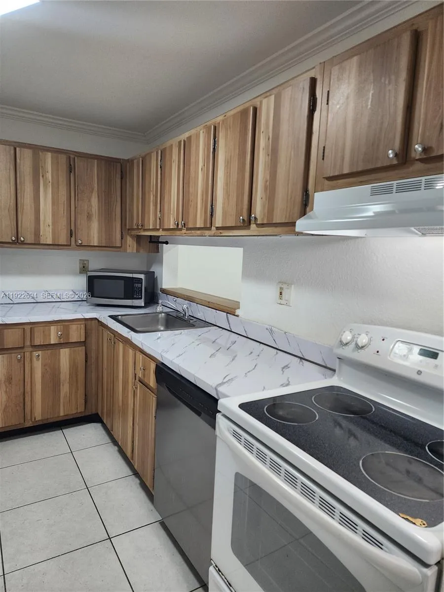 8075 Sw 107th Ave 215, Miami, Florida 33173, Miami, Florida 33173, 2 Bedrooms Bedrooms, ,2 BathroomsBathrooms,Residential Lease,For Rent,8075 Sw 107th Ave 215, Miami, Florida 33173,A11922694