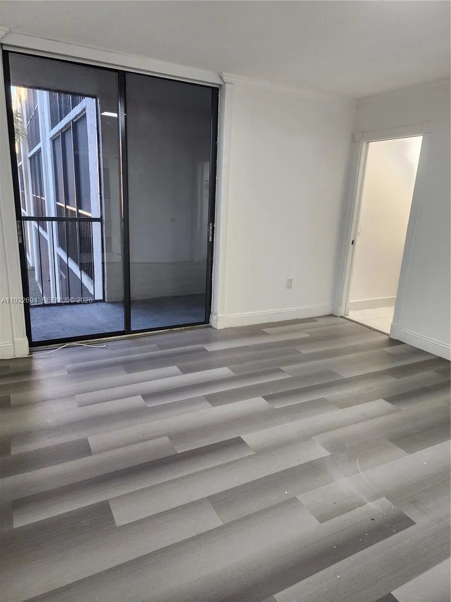 8075 Sw 107th Ave 215, Miami, Florida 33173, Miami, Florida 33173, 2 Bedrooms Bedrooms, ,2 BathroomsBathrooms,Residential Lease,For Rent,8075 Sw 107th Ave 215, Miami, Florida 33173,A11922694