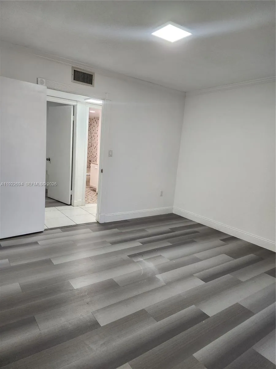 8075 Sw 107th Ave 215, Miami, Florida 33173, Miami, Florida 33173, 2 Bedrooms Bedrooms, ,2 BathroomsBathrooms,Residential Lease,For Rent,8075 Sw 107th Ave 215, Miami, Florida 33173,A11922694