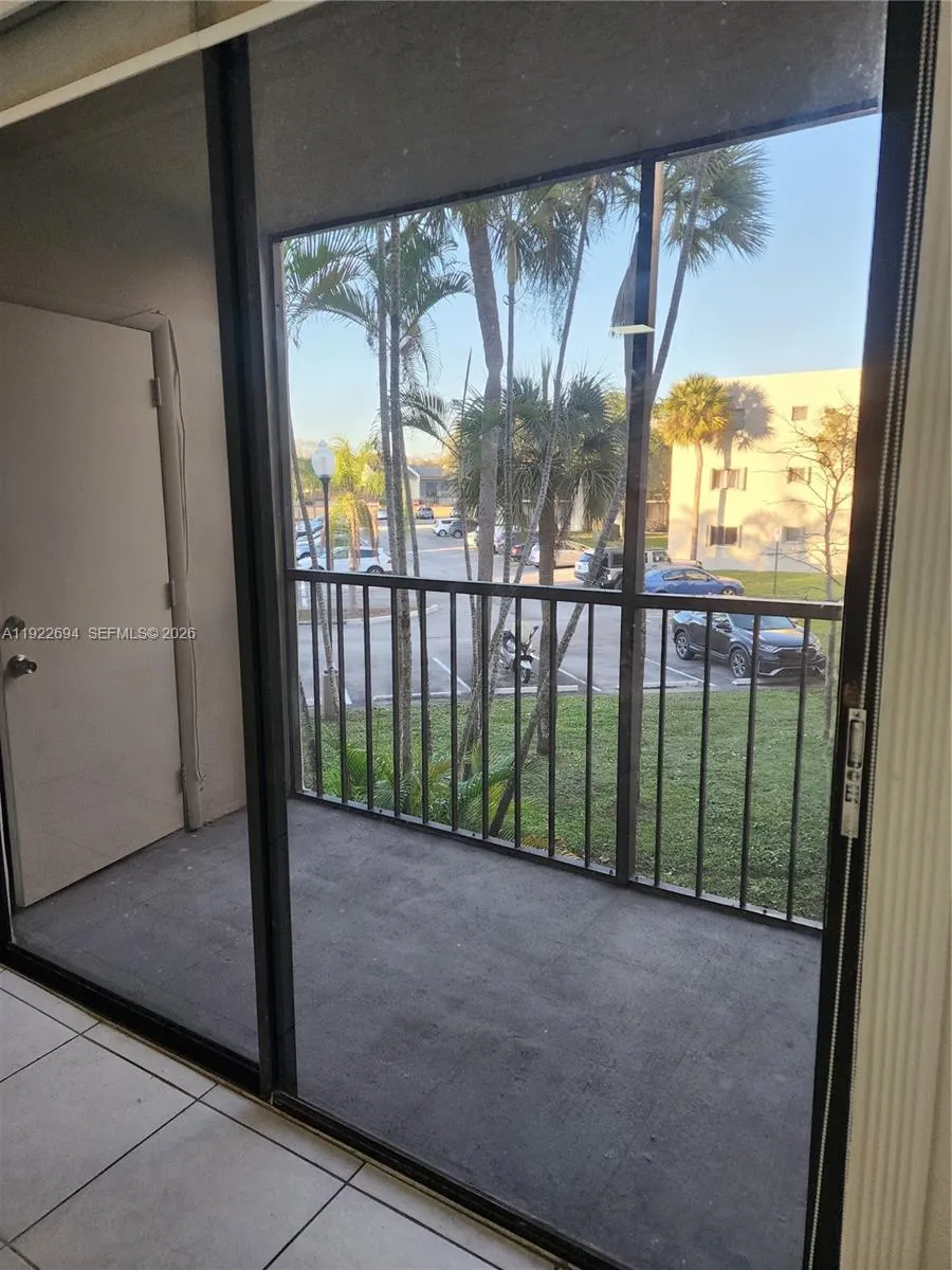 8075 Sw 107th Ave 215, Miami, Florida 33173, Miami, Florida 33173, 2 Bedrooms Bedrooms, ,2 BathroomsBathrooms,Residential Lease,For Rent,8075 Sw 107th Ave 215, Miami, Florida 33173,A11922694
