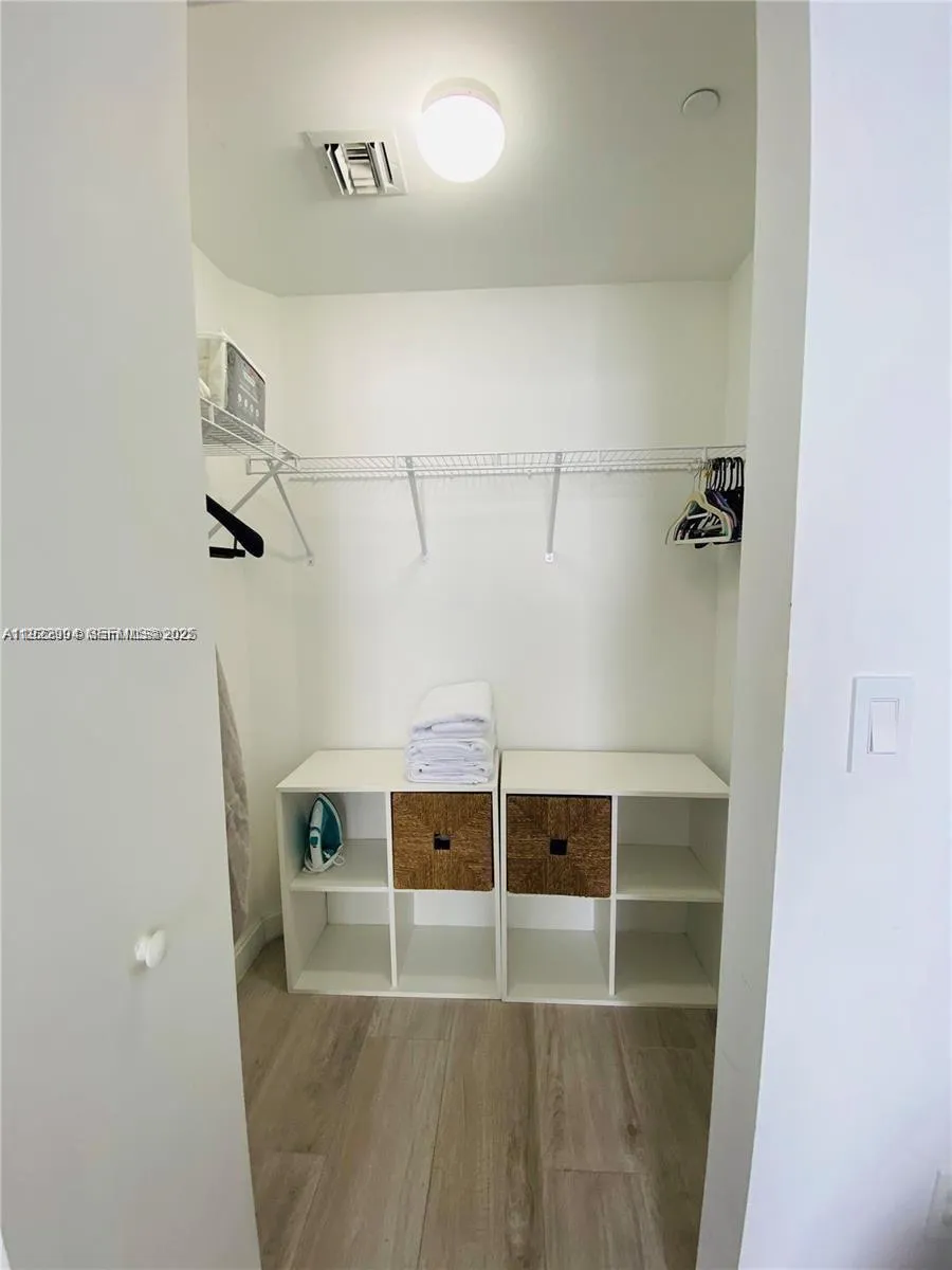 55 Sw 9th St 3001, Miami, Florida 33130, Miami, Florida 33130, 2 Bedrooms Bedrooms, ,2 BathroomsBathrooms,Residential,For Sale,55 Sw 9th St 3001, Miami, Florida 33130,A11922904