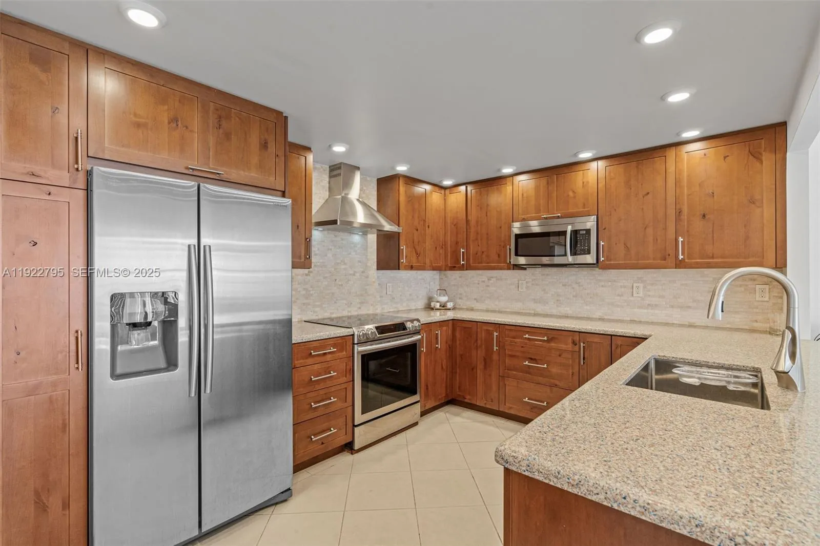 1865 Brickell Ave A1013, Miami, Florida 33129, Miami, Florida 33129, 2 Bedrooms Bedrooms, ,2 BathroomsBathrooms,Residential,For Sale,1865 Brickell Ave A1013, Miami, Florida 33129,A11922795