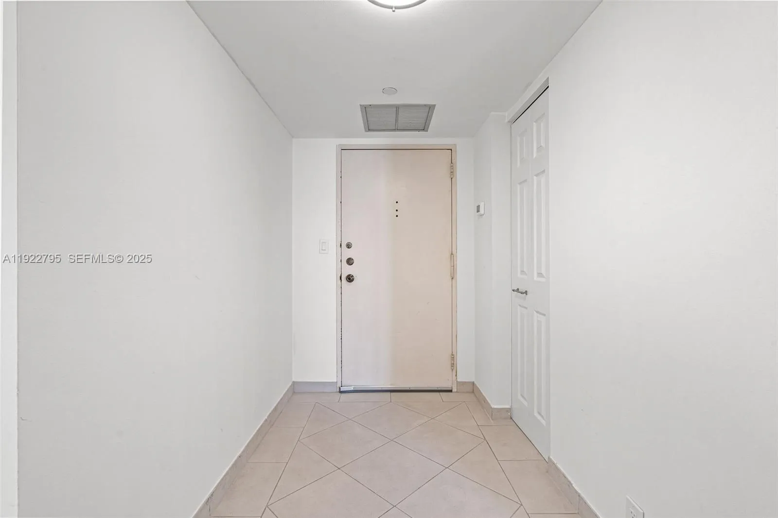 1865 Brickell Ave A1013, Miami, Florida 33129, Miami, Florida 33129, 2 Bedrooms Bedrooms, ,2 BathroomsBathrooms,Residential,For Sale,1865 Brickell Ave A1013, Miami, Florida 33129,A11922795