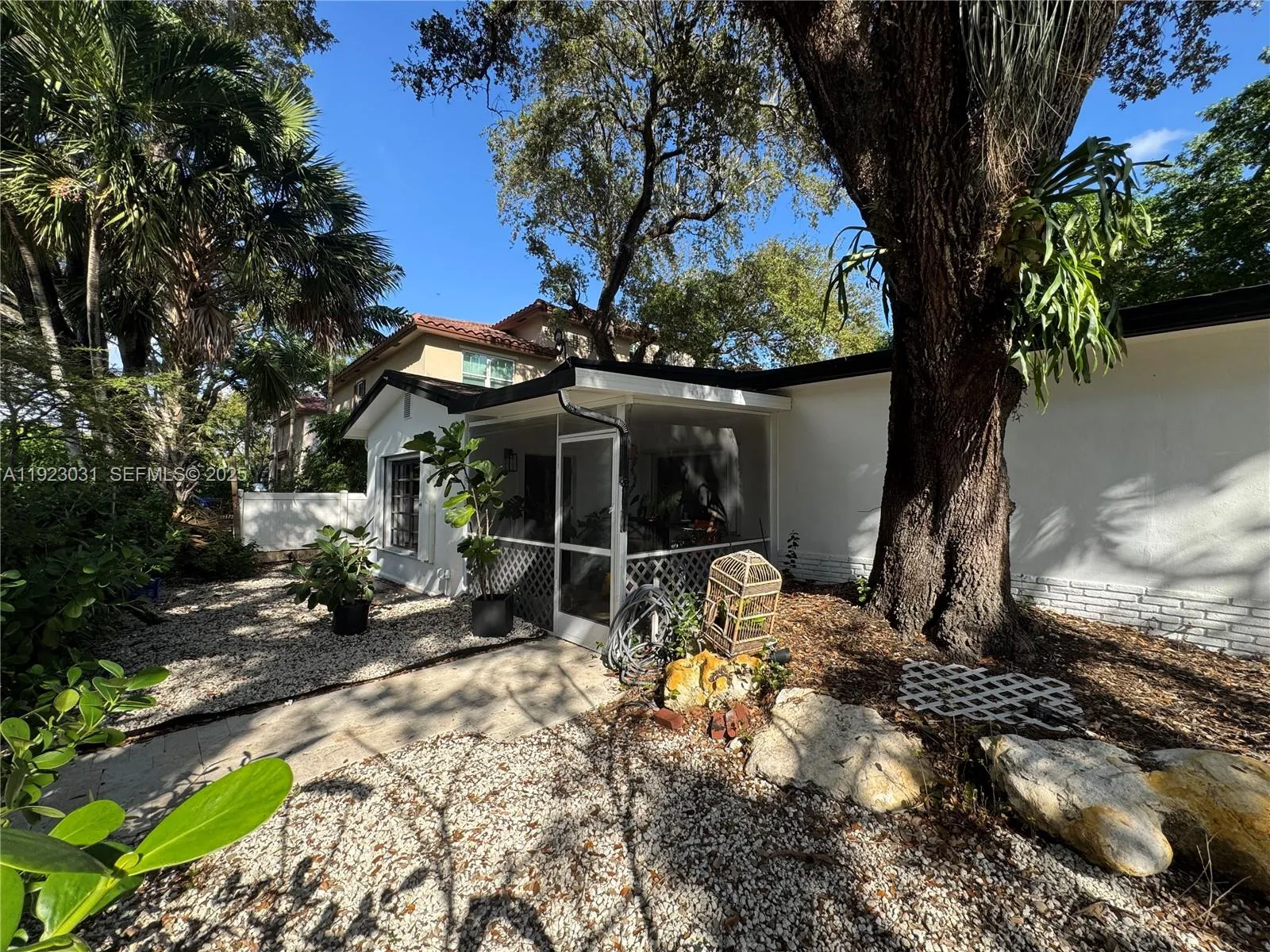 2390 Sw 18th Ave, Fort Lauderdale, Florida 33315, Fort Lauderdale, Florida 33315, 2 Bedrooms Bedrooms, ,1 BathroomBathrooms,Residential,For Sale,2390 Sw 18th Ave, Fort Lauderdale, Florida 33315,A11923031