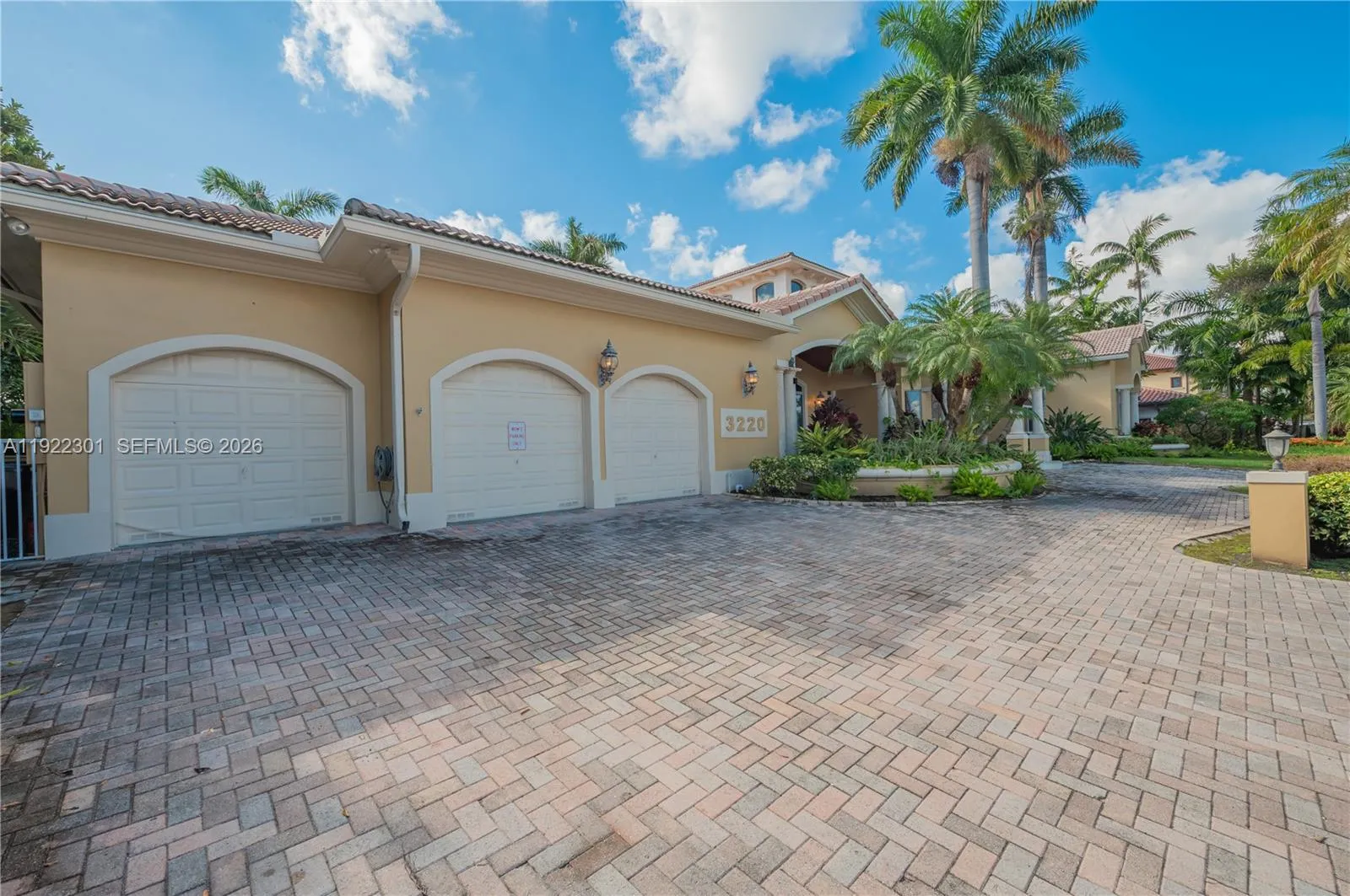 3220 Ne 165th St, North Miami Beach, Florida 33160, North Miami Beach, Florida 33160, 4 Bedrooms Bedrooms, ,4 BathroomsBathrooms,Residential,For Sale,3220 Ne 165th St, North Miami Beach, Florida 33160,A11922301