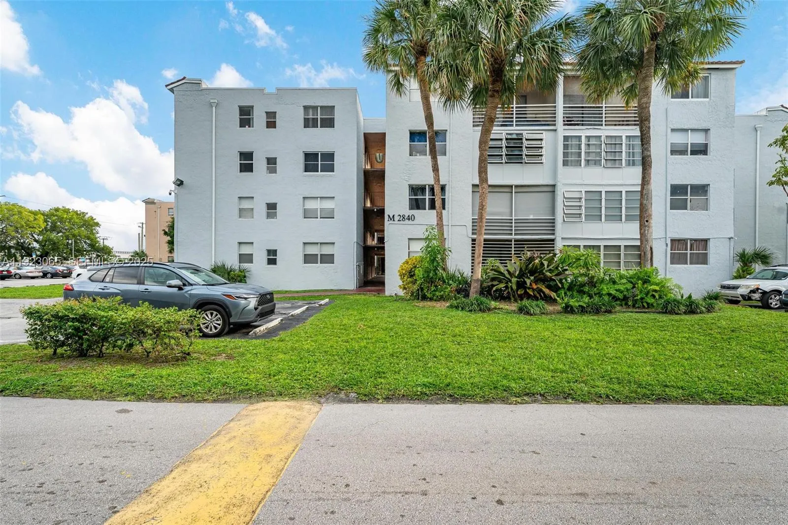 2840 Somerset Dr 207m, Lauderdale Lakes, Florida 3, Lauderdale Lakes, Florida 33311, 2 Bedrooms Bedrooms, ,2 BathroomsBathrooms,Residential,For Sale,2840 Somerset Dr 207m, Lauderdale Lakes, Florida 3,A11923065