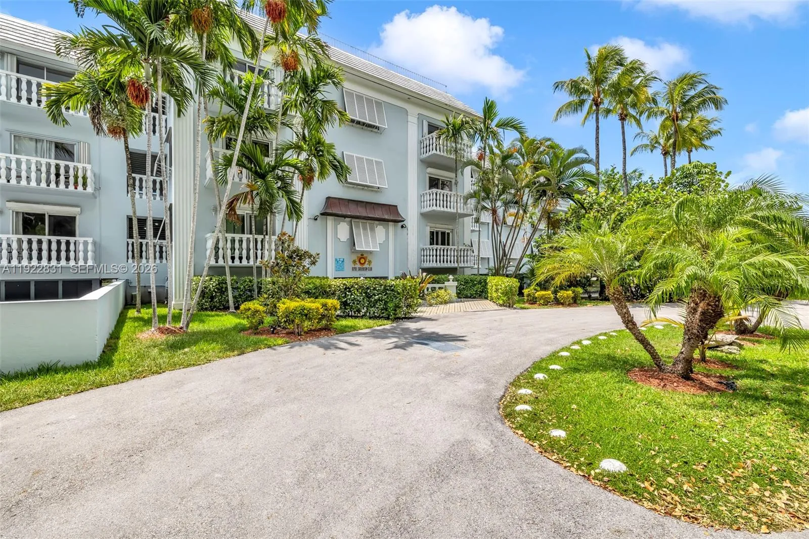 Coral Gables, Florida 33146, 1 Bedroom Bedrooms, ,1 BathroomBathrooms,Residential,For Sale,A11922831